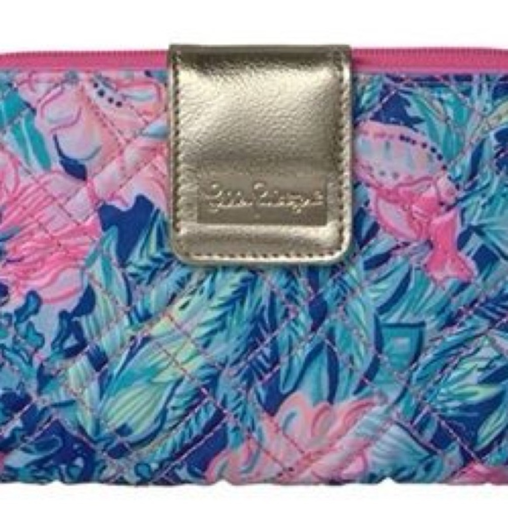 Lilly Pulitzer Quilted Warwick Floral Wallet in Lapis Lazuli Beach Club Blooms - Picture 2 of 12